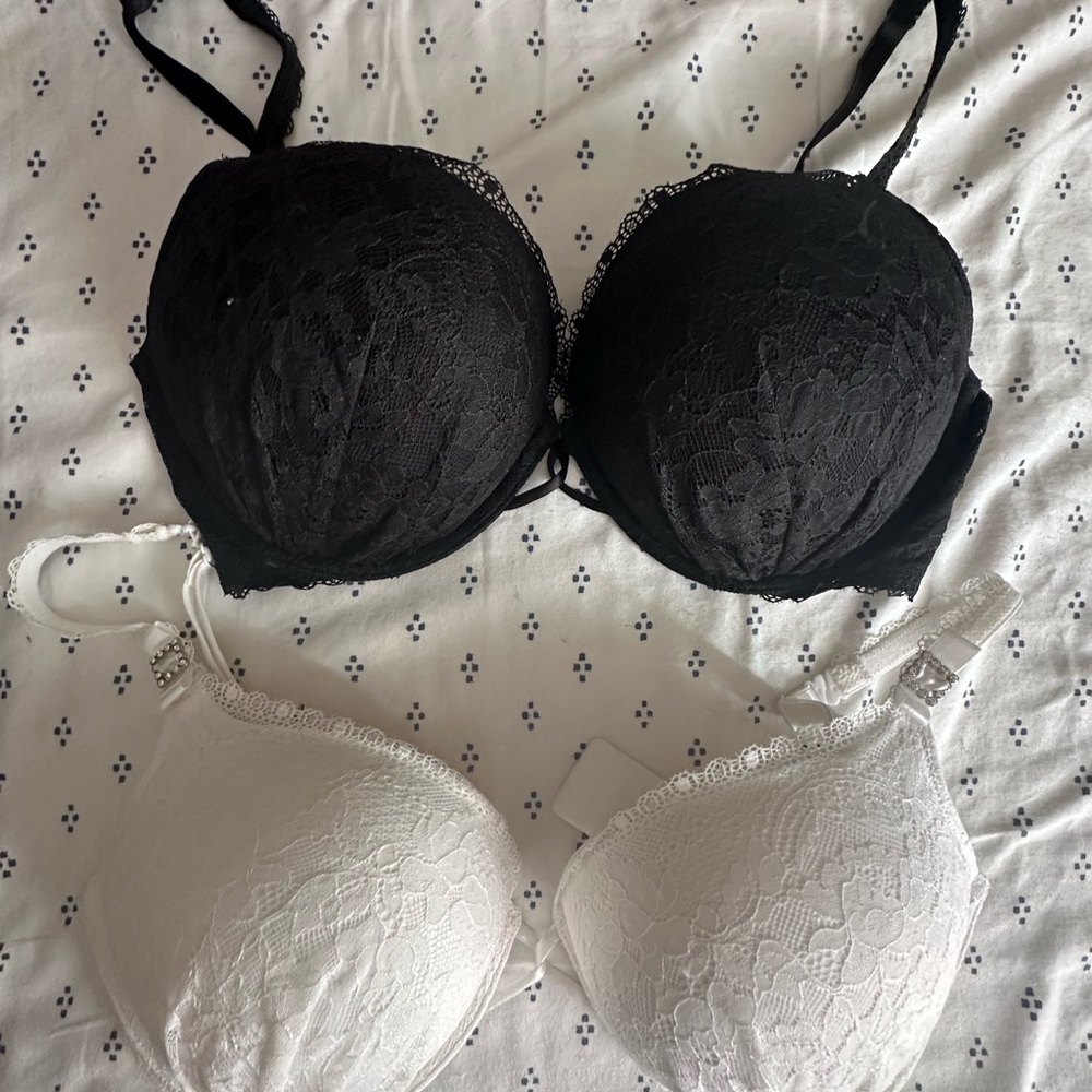 Victoria's Secret Black and White miraculous plunge Bras